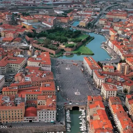 Centro Con Le Comodità Appartement